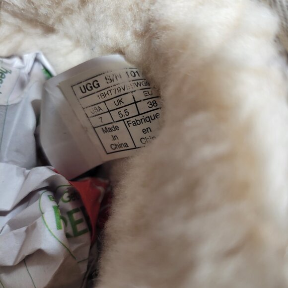 UGG Classic Mini Snake II Women's Size 7 US Beige Leather Lined Boots 1017914 - Picture 11 of 11